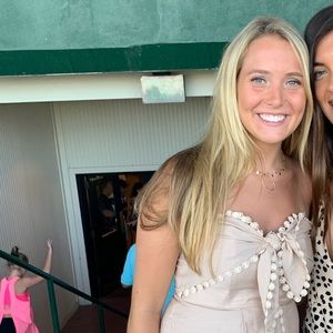 Meet your Posher, Caroline